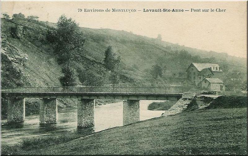 Lavault Sainte-Anne - Pont Du Cher.jpg